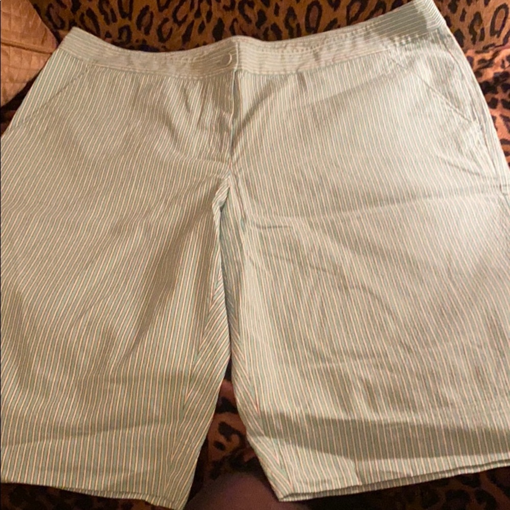 TOMMY BAHAMA shorts